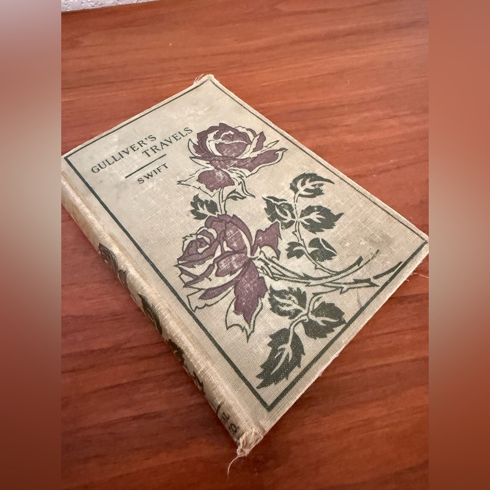 Pair of Vintage Books - Picture 2 of 8